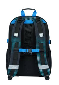 Czarny plecak z siatki z niebieskimi akcentami, regulowanymi paskami i centralną klamrą. Posiada wzór w kropki oraz górny uchwyt do noszenia.