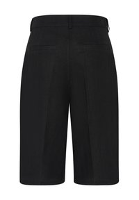 Schwarze Shorts mit geradem Schnitt, aus strukturiertem Stoff. Verfügt über zwei Gesäßtaschen und einen flachen Bund mit Gürtelschlaufen.