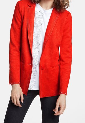 Blazer - red