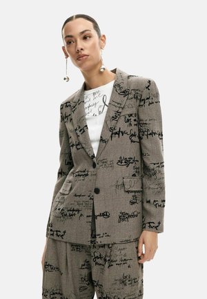 WITH LETTERING AND CHECKS - Blézer - beige