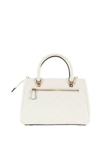 Bolso acolchado blanco con un acabado brillante, doble asa y un bolsillo frontal con cremallera y acentos en tono dorado.