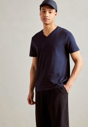 Esprit V-NECK REGULAR FIT - T-shirts basic - navy