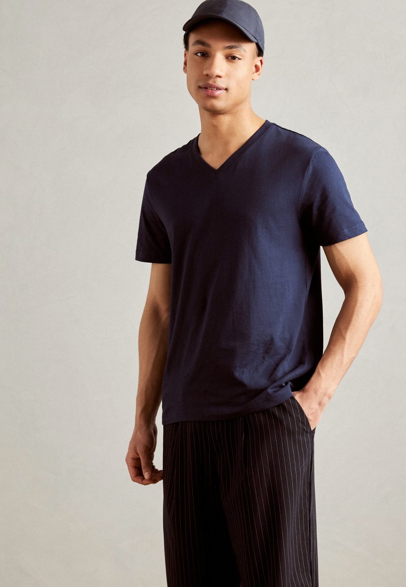 Esprit V-NECK REGULAR FIT - T-shirt - bas - navy