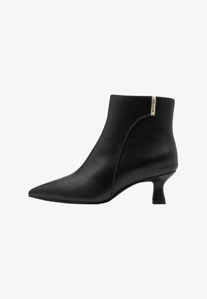 Marco Tozzi, STIEFELETTE - Lage laarzen - black