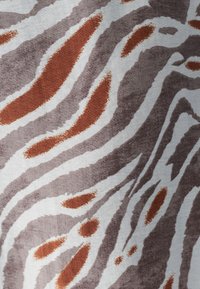 Unausgewählt, tan zebra print
