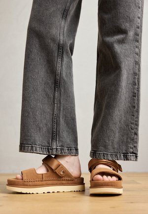 GOLDENSTAR  - Slippers - chestnut