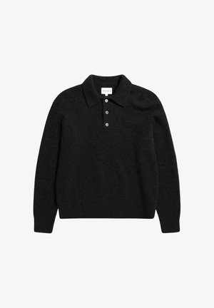 Pull noir à manches longues avec col plié et trois boutons sur le devant, fabriqué en tissu tricoté doux et duveteux.