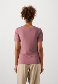 Vero Moda Tall VMPANDA - Navadna majica - rose brown