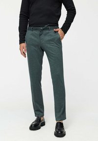 Unselected, blue-grey