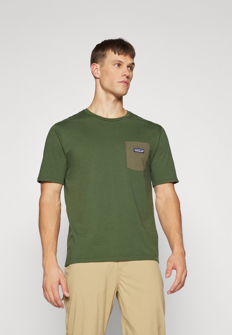 Patagonia DAILY POCKET TEE - Paprasti marškinėliai - torrey pine green