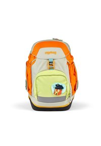 Kinderrucksack in Beige, Orange und Grün mit mehreren Fächern, versehen mit einem Cartoon-Patch, reflektierenden Akzenten und Mesh-Seitentaschen.