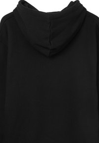 Schwarzer Kapuzenpullover mit weicher Textur, der ein einfaches Design aufweist und keine sichtbaren Logos oder Grafiken hat. Die Kapuze sitzt bequem am Hals.