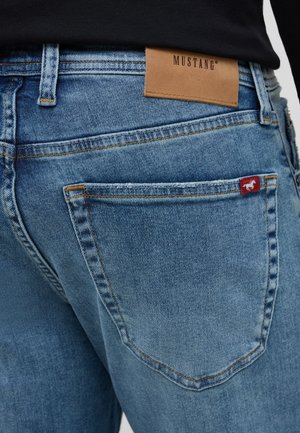 Mustang STYLE DENVER  - Jeans Tapered Fit - blau