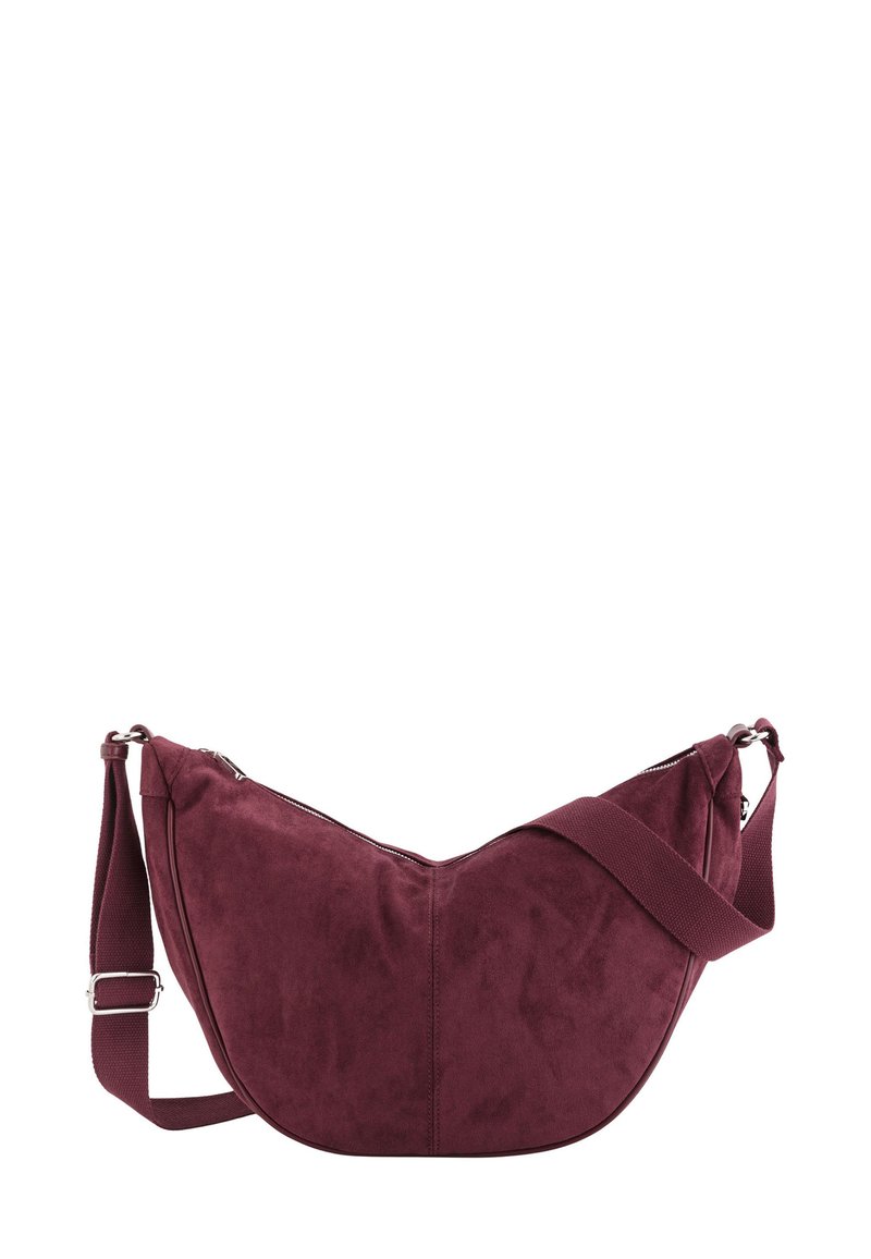 Bordeaux ruskind skuldertaske med et buet design, justerbar rem og lynlås. Blød tekstur og glat finish.