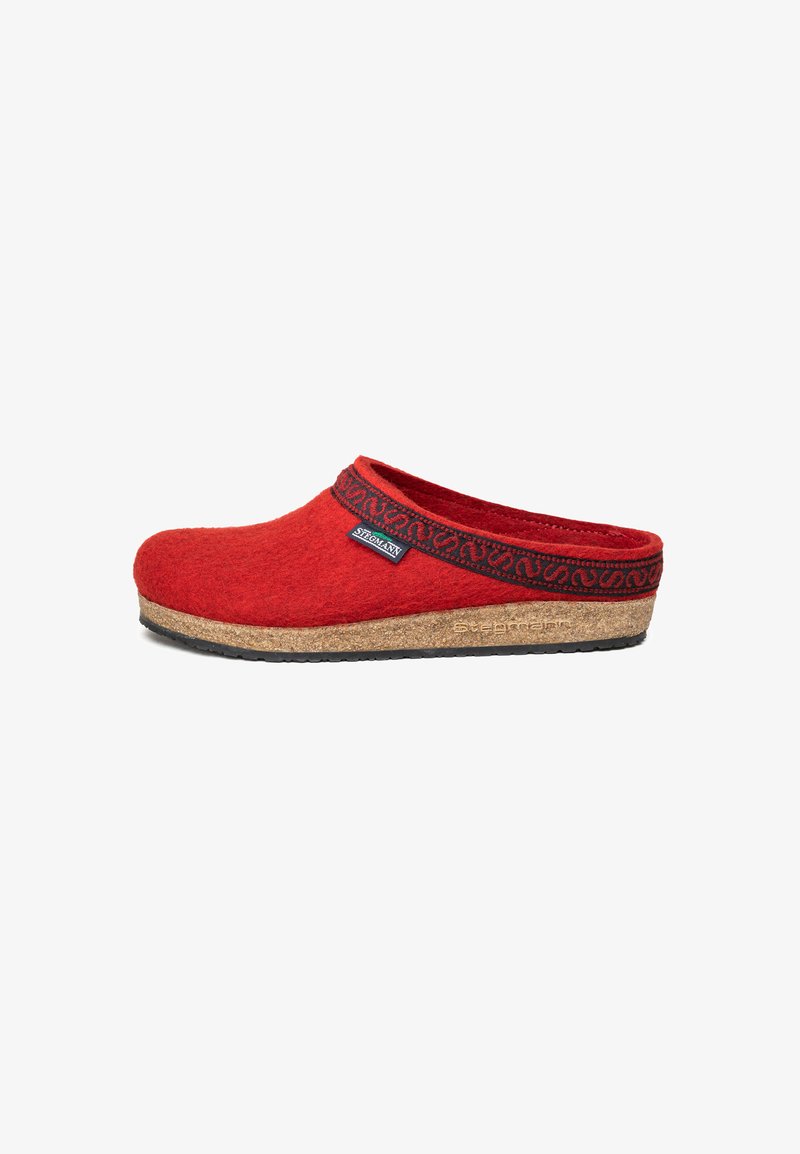 Zoccolo in felt rosso con punta arrotondata, superficie texture e una banda nera decorata al colletto. La suola in sughero offre stabilità e comfort.