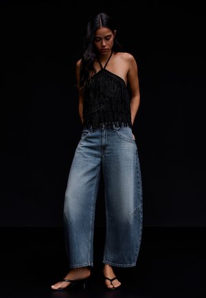 Bershka, CROPPED BARREL - JEANS - Jeans baggy - light blue