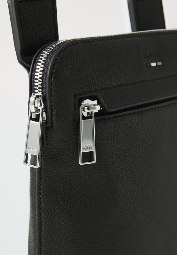 RAY ZIP  - Cross body bag4