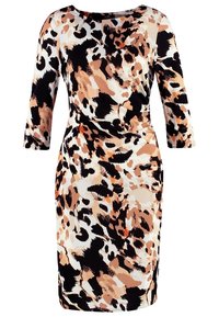 Dopasowana sukienka z lekkiego materiału z kolorowym zwierzęcym wzorem w odcieniach czerni, brązu i brzoskwini. Posiada rękawy o długości trzech czwartek oraz okrągły dekolt.