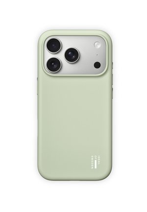Smartphone mit drei Rückkameras und Blitz in einem blassgrünen Schutzgehäuse mit der Aufschrift "Ideal of Sweden."