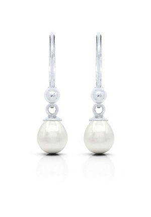 Boucles d'oreilles en argent avec des perles blanches en forme de goutte suspendues à de petites perles en argent.