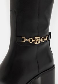 Tommy Hilfiger CHAIN LONG BOOT - Høje støvler/ Støvler - black