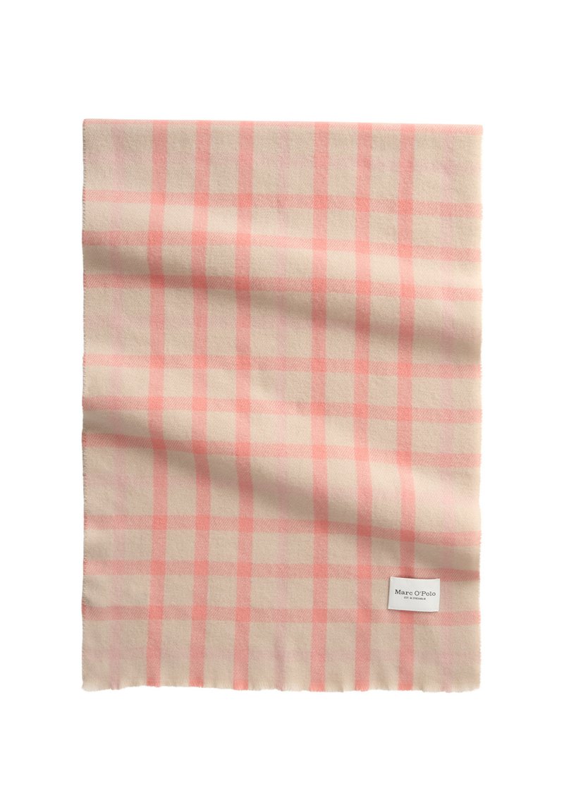 Écharpe en laine douce avec un motif à carreaux beige et rose, dotée d'une petite étiquette de marque blanche dans le coin inférieur droit.