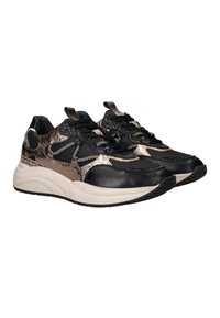 Baskets texturées noires et bronze avec de épaisses semelles blanches, lacets noirs et panneaux en cuir et maille mélangés.