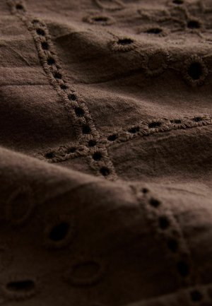 Next REGULAR FIT-TEXTURED BRODERIE SHORT SLEEVE - Marškiniai - chocolate brown
