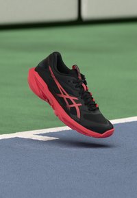 Επιλέχθηκε, black/sienna