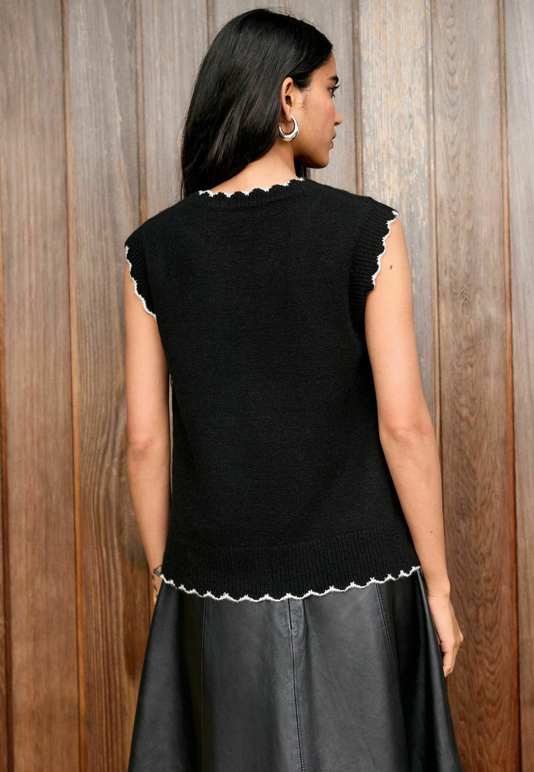 Next REGULAR FIT - CREW NECK SLEEVELESS - Top - black floral