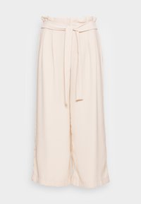 Světlé béžové kalhoty culottes vyrobené z měkké tkaniny. Disponují vysokým pasem se zavazováním a předními záhyby. Široké nohavice zlepšují cirkulaci vzduchu.