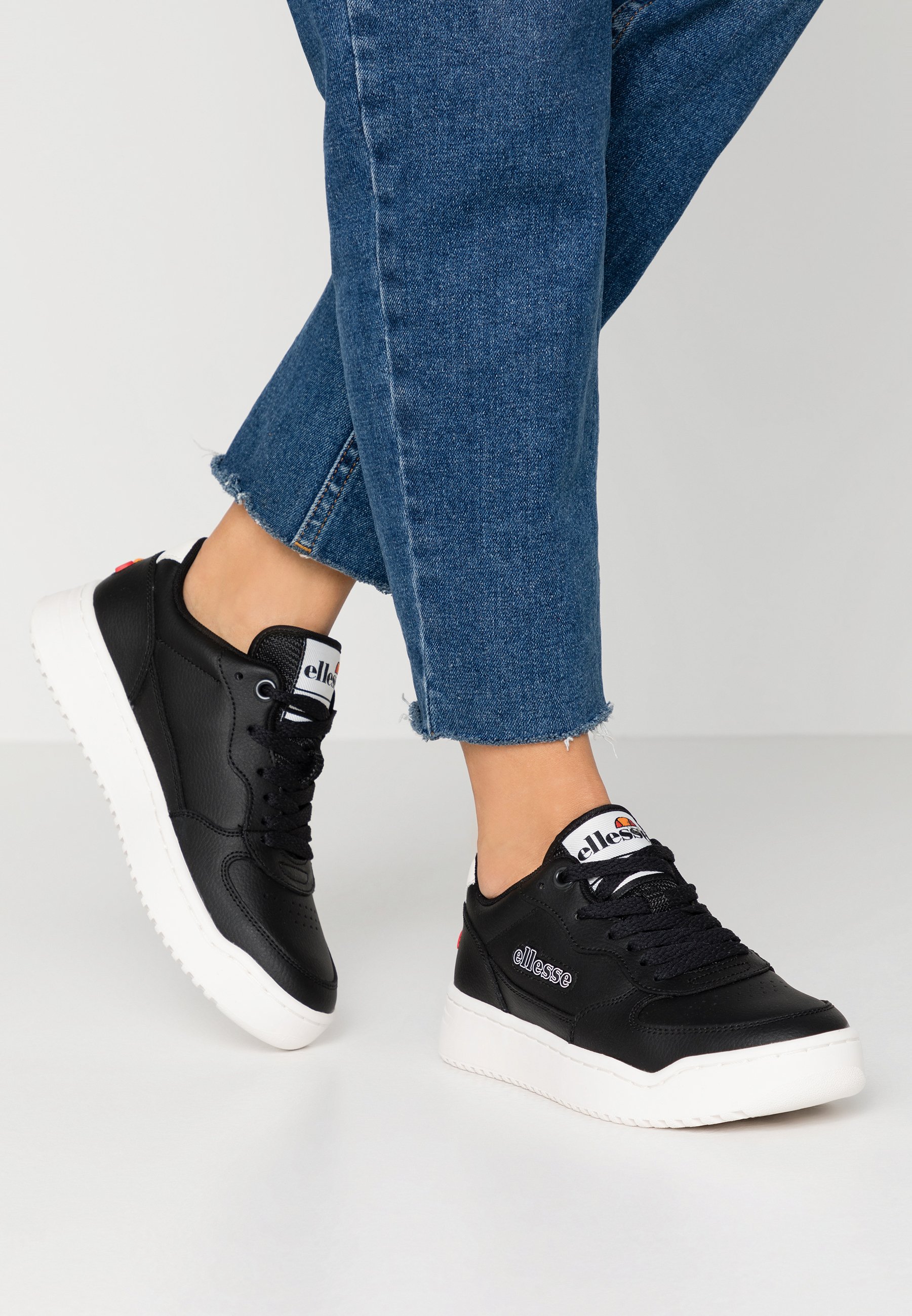 Ellesse VARESSE Joggesko blackwhitesvart Zalando.no Ellesse VARESSE Joggesko blackwhitesvart Zalando.no
