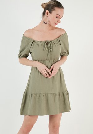 REGULAR FIT - Freizeitkleid - olive