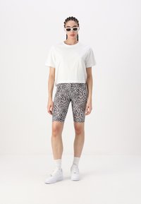 Noisy May NMPARLA SHORTS - Šortai - silver lining