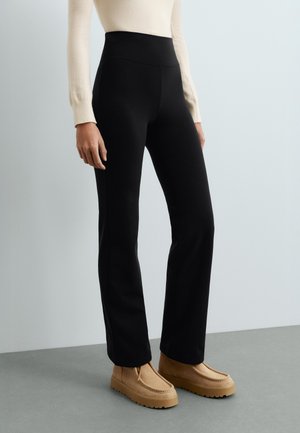 OYSHO, BOOTCUT TROUSERS IN EXTRA WARM - Pantalon classique - black