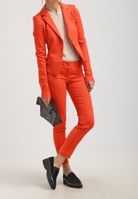 Patrizia Pepe Trousers - coral
