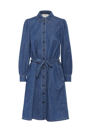 Robe in denim con colletto, maniche lunghe a sbuffo, chiusura frontale con bottoni e cintura annodata in vita. Presenta una gonna fino al ginocchio e una tonalità blu.