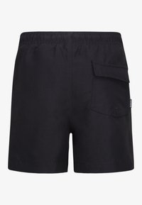 Shorts de bain noirs avec une taille élastique, une poche latérale et une texture de tissu lisse. Le design est simple et fonctionnel.