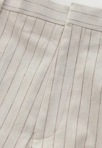 Thumbnail Image 6