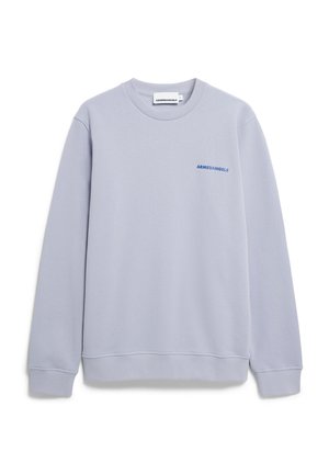 Lichtpaarse sweatshirt van zachte stof, met een ronde halslijn en ribgebreide mouwen. Het heeft een klein blauw "ARMEDANGELS" logo op de borst.