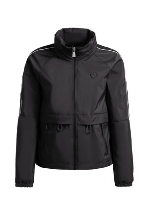 Chaqueta negra con cremallera, cuello alto, puños elásticos, bolsillos laterales, cordones en la cintura y finas rayas blancas a lo largo de los hombros y las mangas.