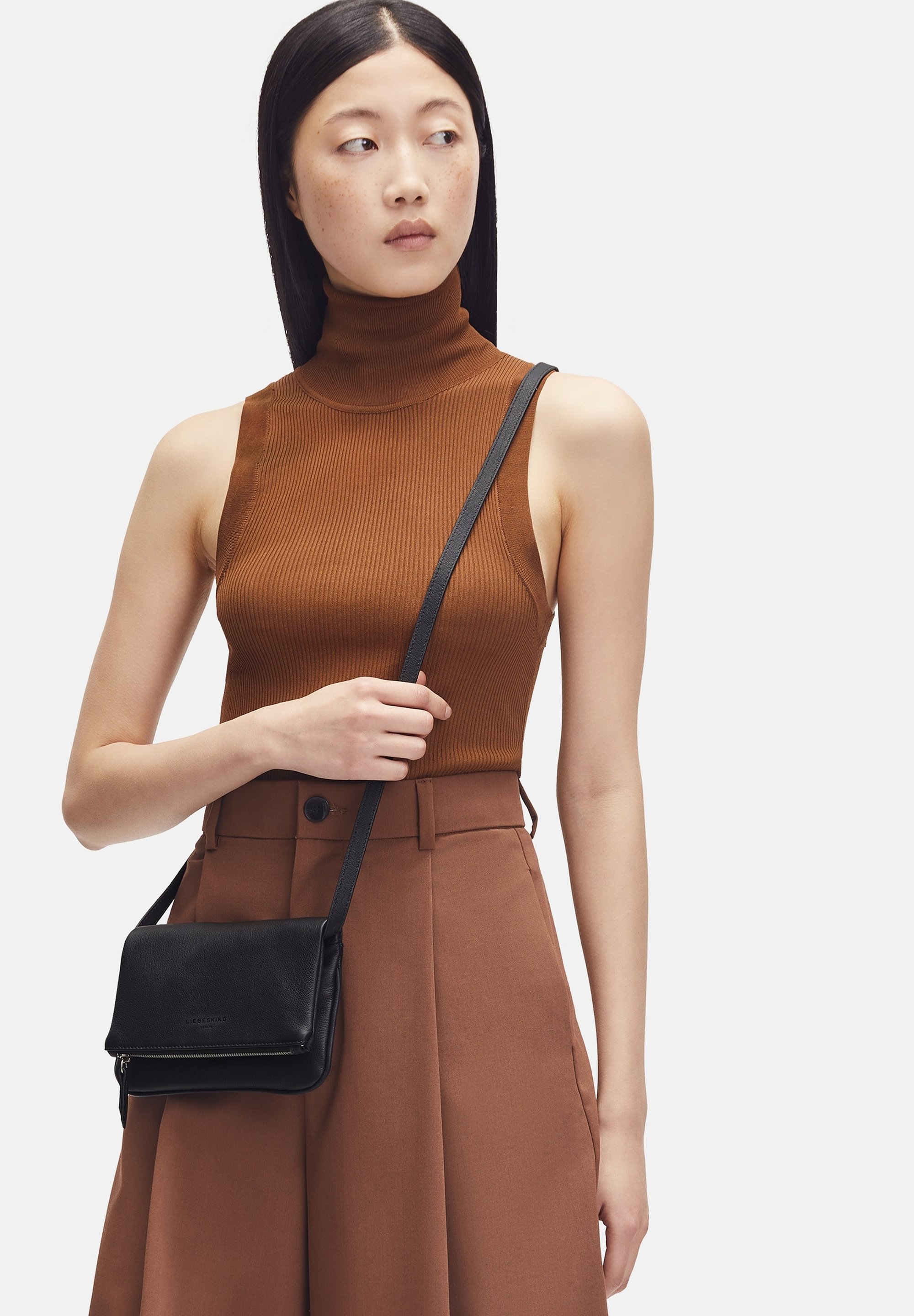 Liebeskind Berlin ALOE S GEFALTETE AUS - Clutch - dunkelblau - Zalando