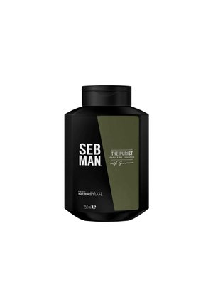 Zwarte fles van SEB MAN Purifying Shampoo, met een matte afwerking, rechthoekige vorm en een groen etiket met witte tekst. Capaciteit van 250 ml.