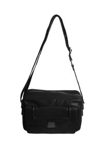 Schwarze Leder-Crossbody-Tasche mit rechteckiger Form, Reißverschluss, Frontklappentasche und verstellbarem Tragegurt. Mit silbernen Hardware-Akzenten.