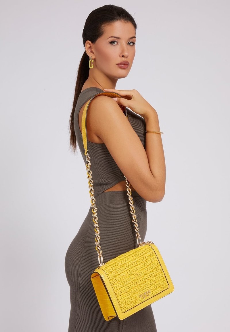 Damen Handtaschen | Guess ABEY Umhängetasche gelb - EN40664 Damen Handtaschen | Guess ABEY Umhängetasche gelb - EN40664