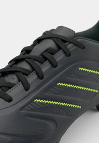adidas Performance COPA PURE - Fotballsko til fast underlag - core black/solid grey/lucid lemon