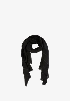 Sciarpa nera a coste con sottili strisce diagonali metallizzate, piegata in modo lasco con estremità appuntite e bordi sfilacciati.