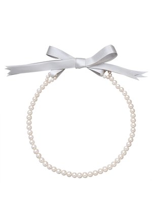 Pearl necklace with a smooth white surface, featuring evenly sized pearls and a light gray satin ribbon bow on both ends.