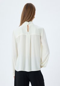Koton SCARF COLLAR  - Blouse - off white