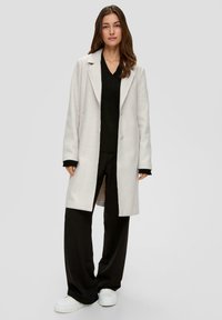 QS - Klasyczny płaszcz